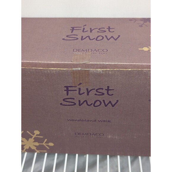 First Snow Wonderland Walk Snowman Demdaco Figurine Policeman Mother, Child, Cat - Picture 8 of 9